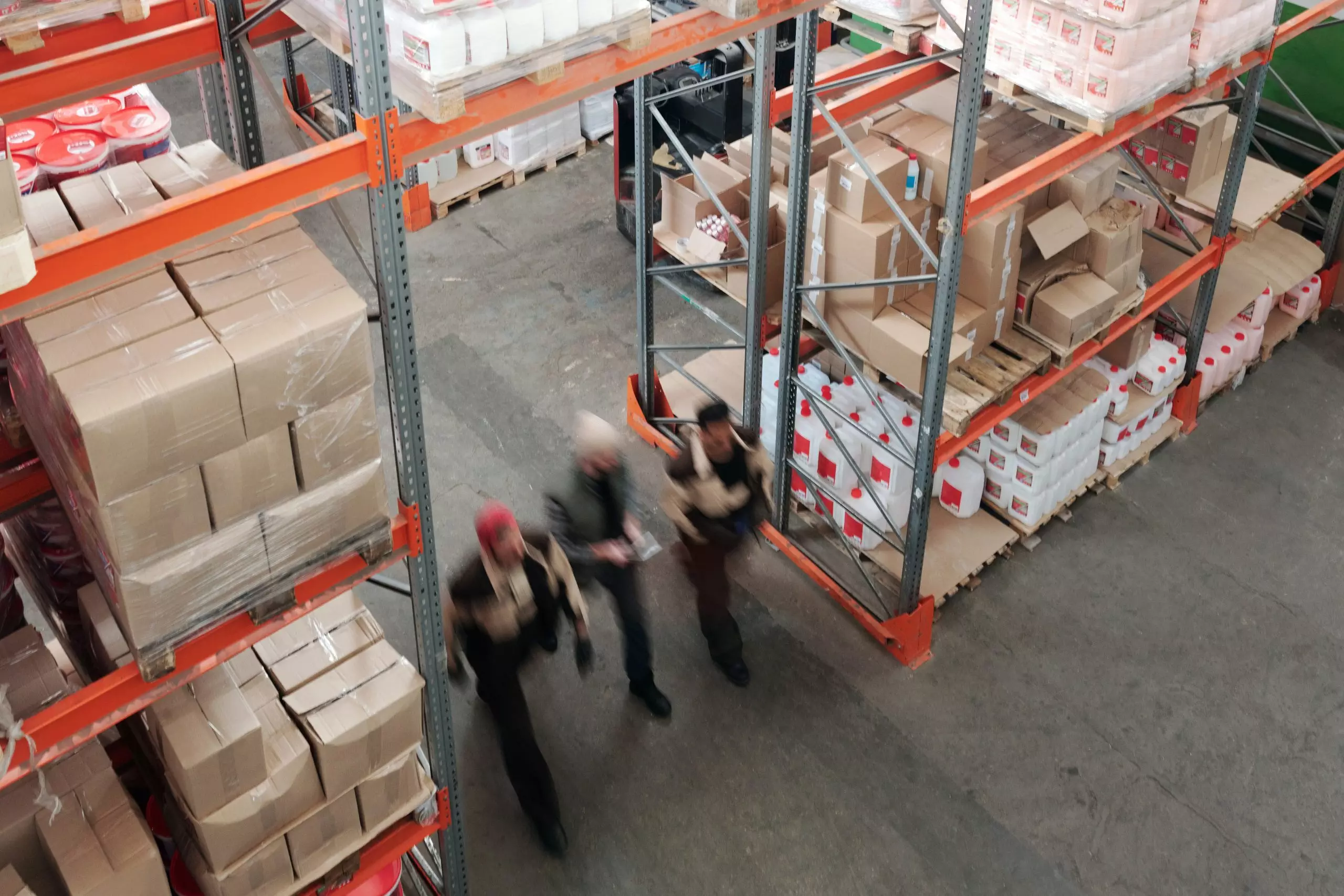 Warehouse Material Handling During Busy Seasons