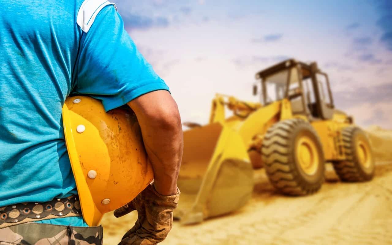 7 Safety Tips (to Remember) When Operating Heavy Equipment